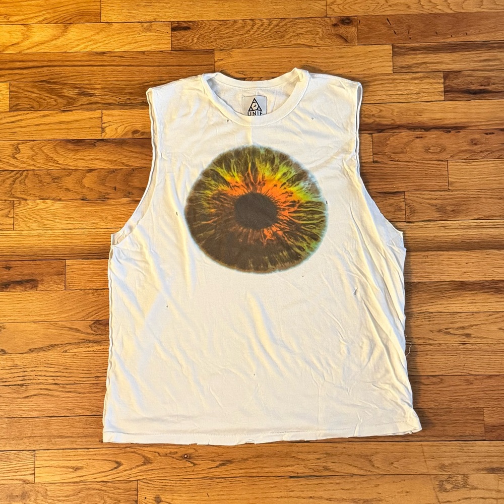 UNIF eyeball women’s muscle tee LARGE